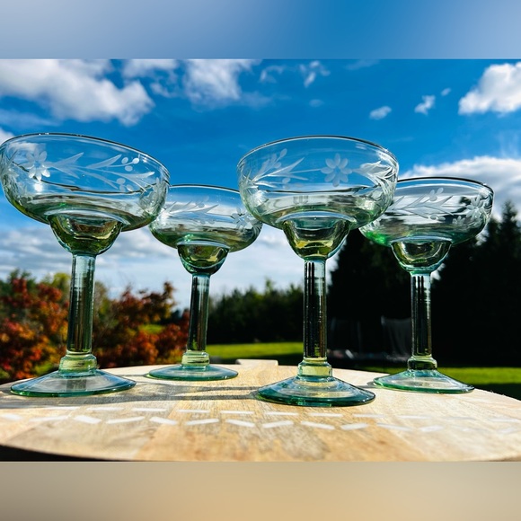 Bobby Flay Hand-Blown Etched Green Glass Margarita Glasses
Set of 4 - Picture 1 of 12